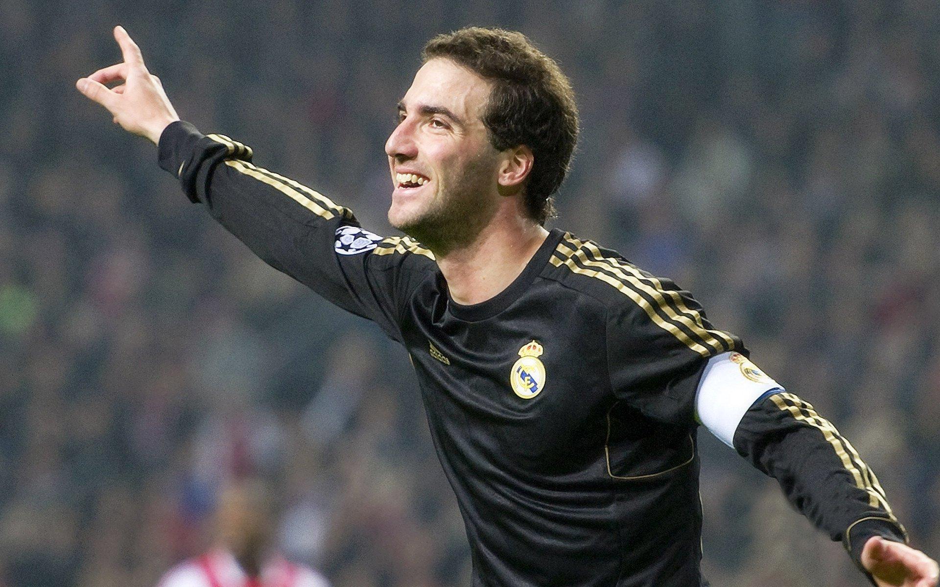 科曼灵动摆脱引爆全场，这一幕是否让你想起传奇瞬间？