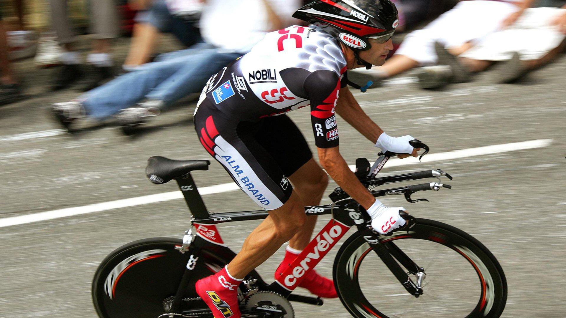 国米官方确认恰尔汗奥卢肌肉劳损 中场核心伤缺或影响关键赛程